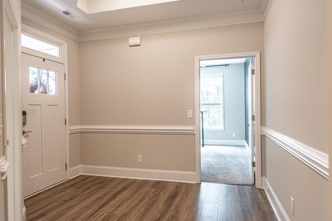 Building Photo - 153 Keowee Cir