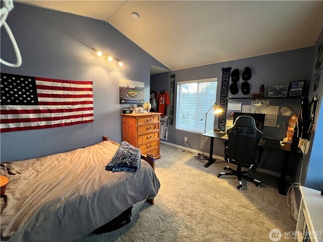 Building Photo - Gorgeous 4 bedroom house in Maple Valley