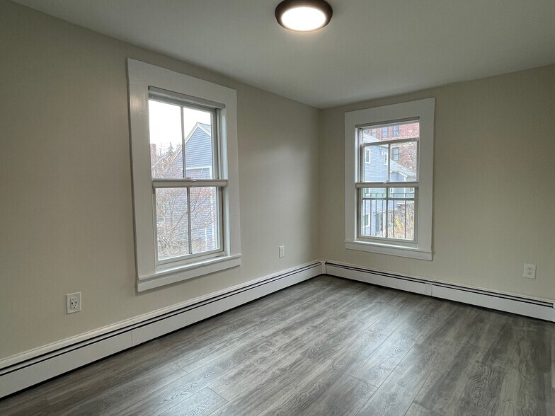 Building Photo - 26 Kenwood St