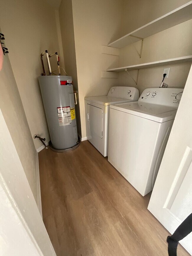 Building Photo - 1022-4 Brookhollow Drive Fayetteville, NC 28314