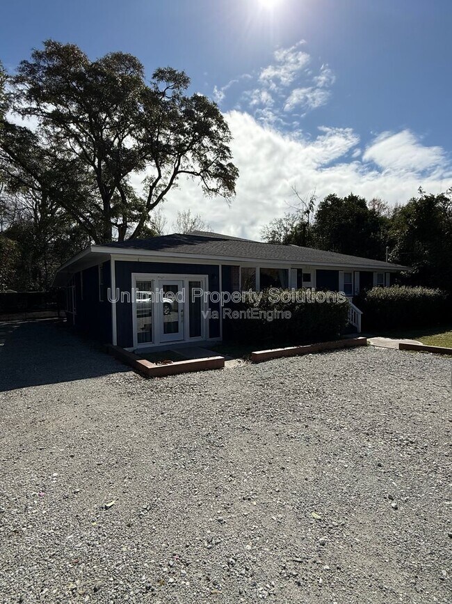 Building Photo - 312 Wood Dale Dr