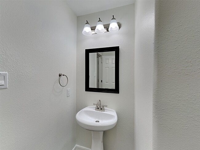 Building Photo - 38215 E Sulphur Creek Dr