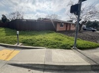 Building Photo - Newly Remodeled 3 bedroom 2 bath home in a great Location.