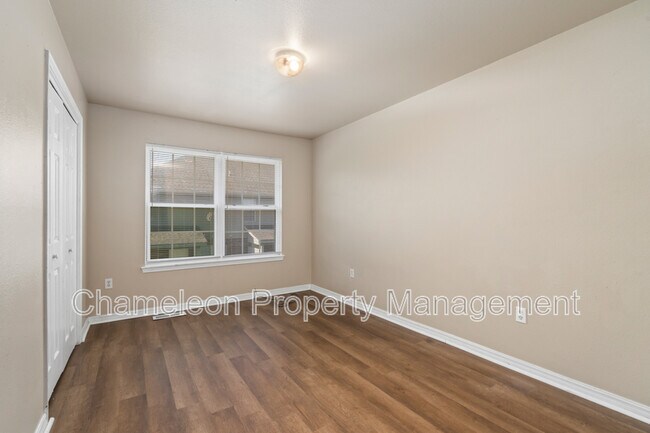 Building Photo - 2910 Dawn Ct
