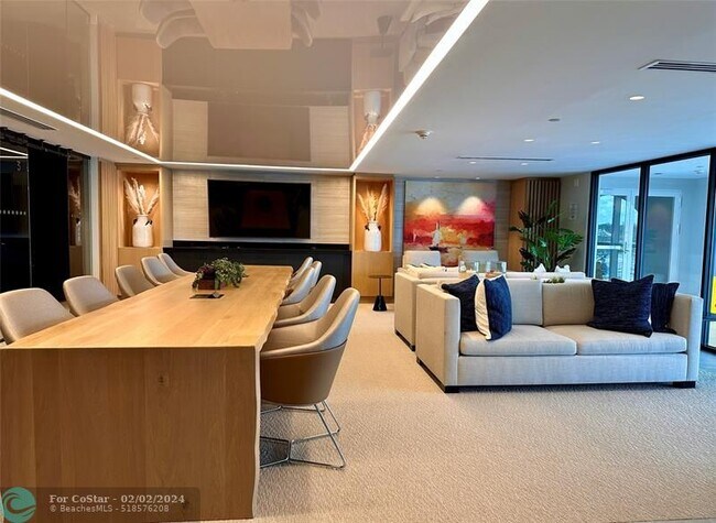 Building Photo - 1010 Seminole Dr