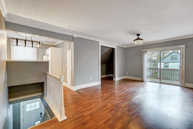 Building Photo - 1706 Sherman Ave