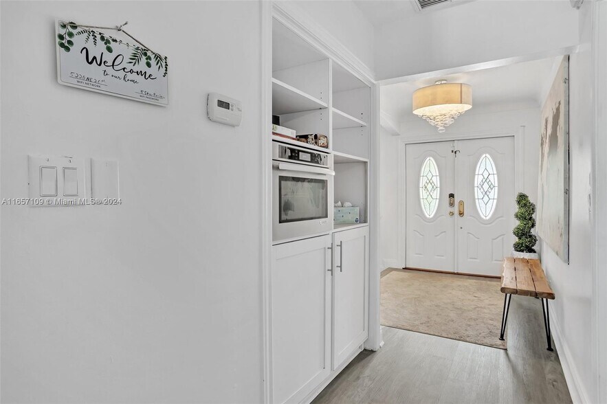 Building Photo - 5220 NE 26th Ave