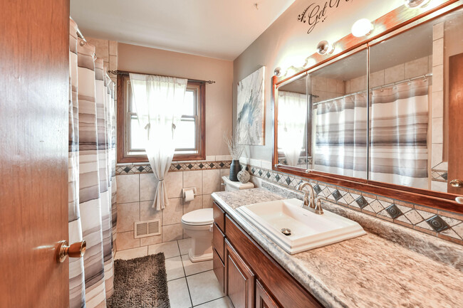 Building Photo - 15470 W Mayflower Dr