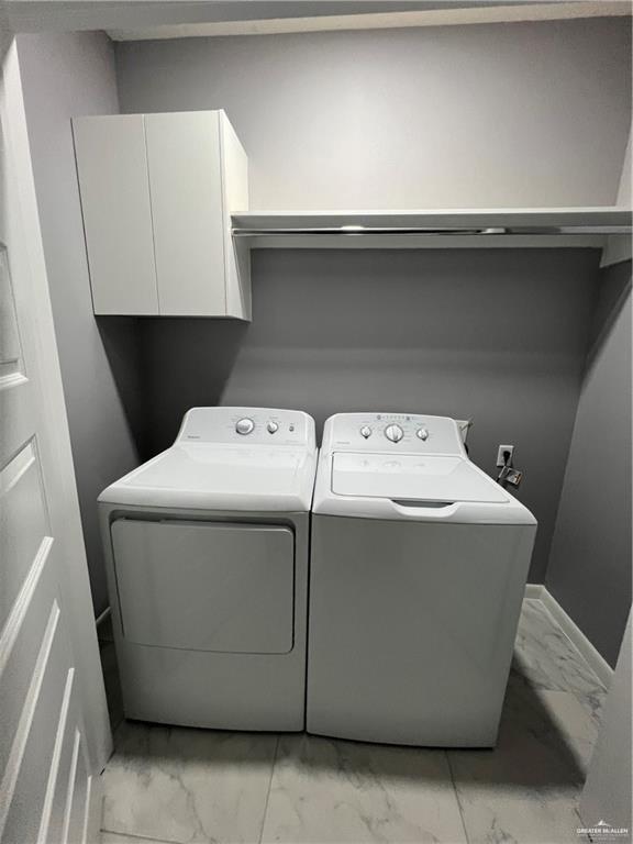 Building Photo - 19 E Iris Ave