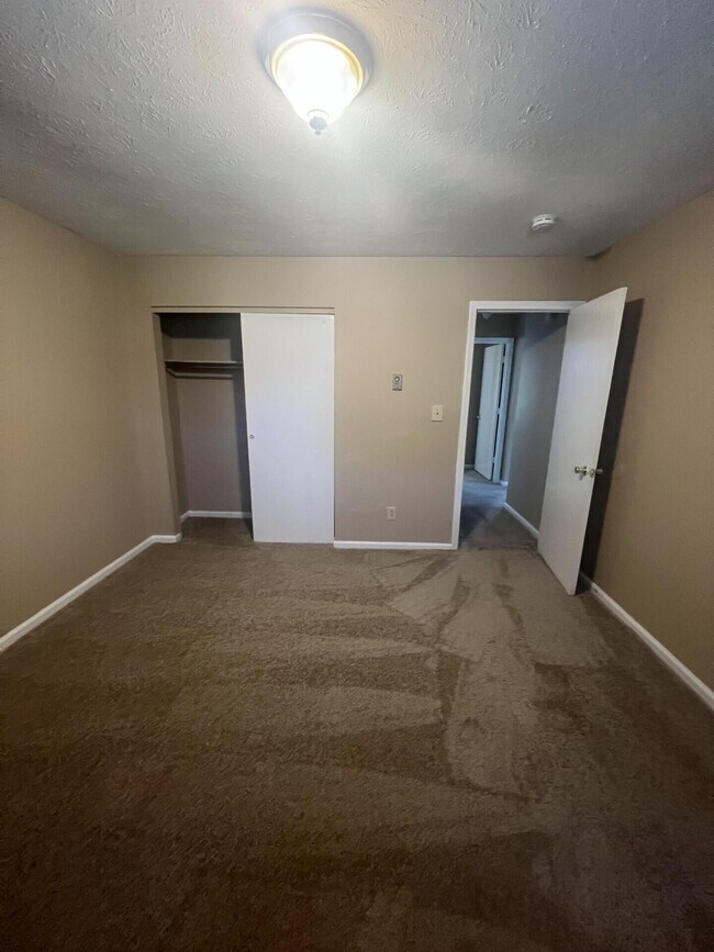Building Photo - 230 Markham Dr