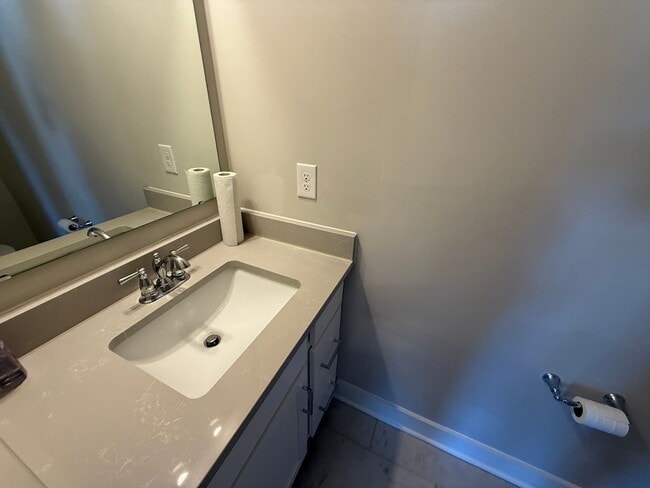 Building Photo - Beauitiful Home in the heart of Ballantyne!!
