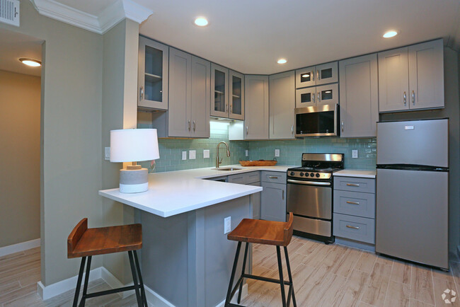 KITCHEN - Renaissance Apartments at Capital Circle