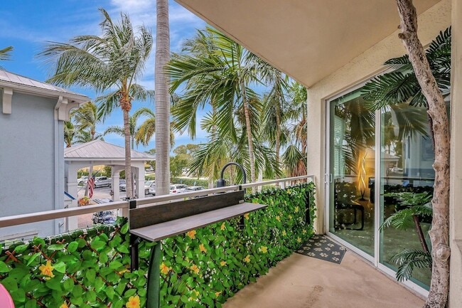 Building Photo - 975 NW Flagler Ave