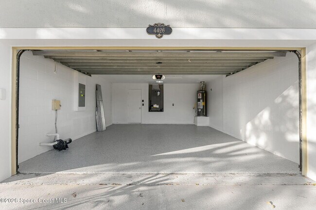 Building Photo - 4426 Four Lakes Dr