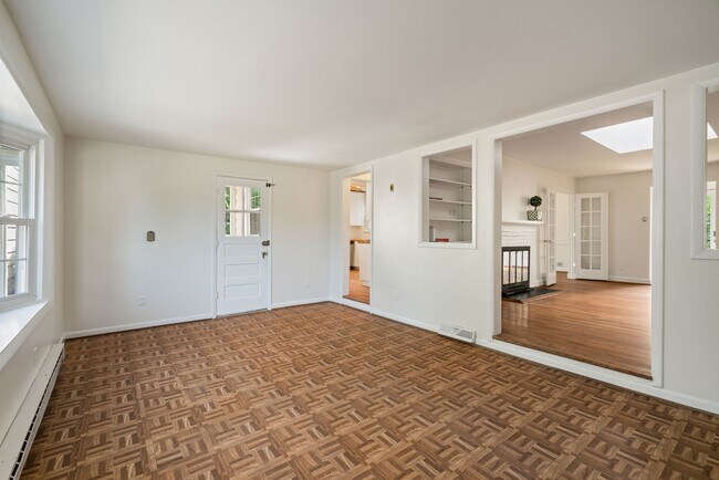 Building Photo - 6900 Mt Daniel Dr