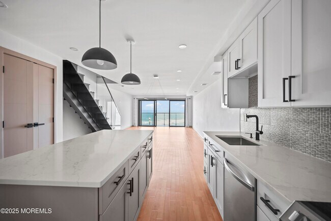 Building Photo - 510 Ocean Ave N