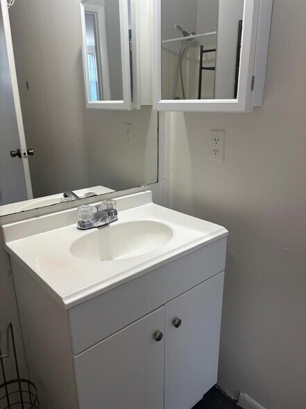 Building Photo - 2868 Coral Springs Dr