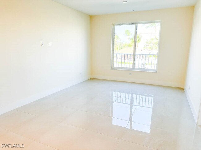 Building Photo - 15901 Pointe Cir