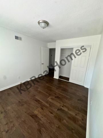 Building Photo - 1281 Royal Oaks Cove