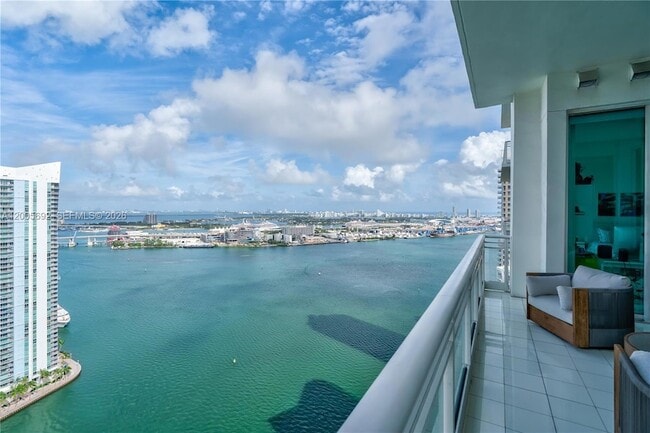 Building Photo - 900 Brickell Key Blvd