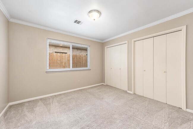 Building Photo - 12302 Piping Rock Dr
