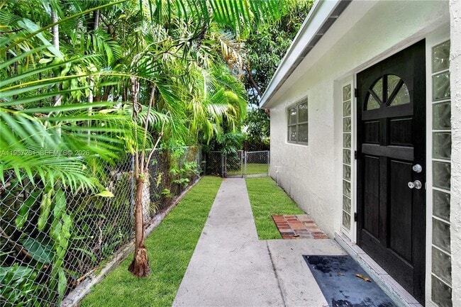 Building Photo - 51 NE 56th Ct