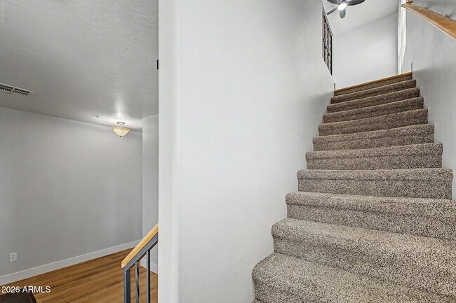 Building Photo - 418 N Mahogany Ct