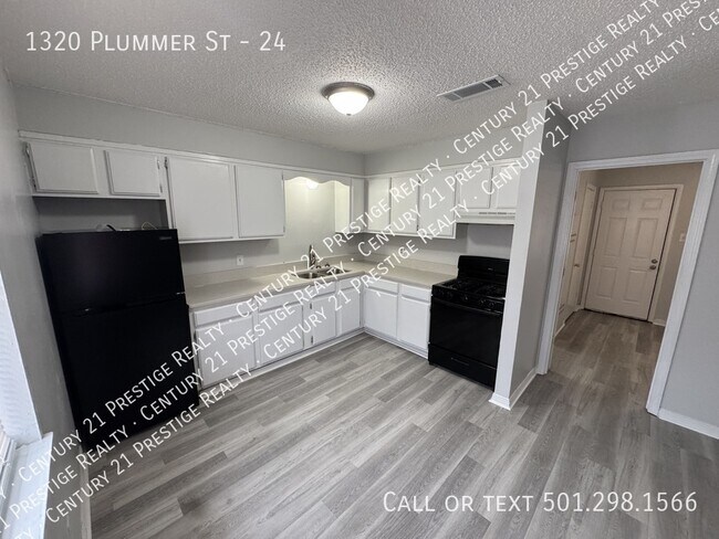 Building Photo - 1320 Plummer St