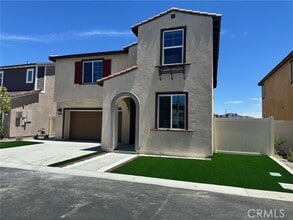 Building Photo - 30460 Arroyo Spgs St