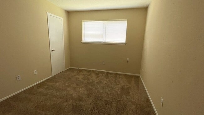 Building Photo - 306 Aft Way