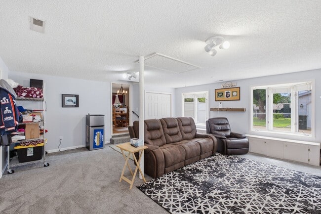 Building Photo - 4812 Sierra Dr