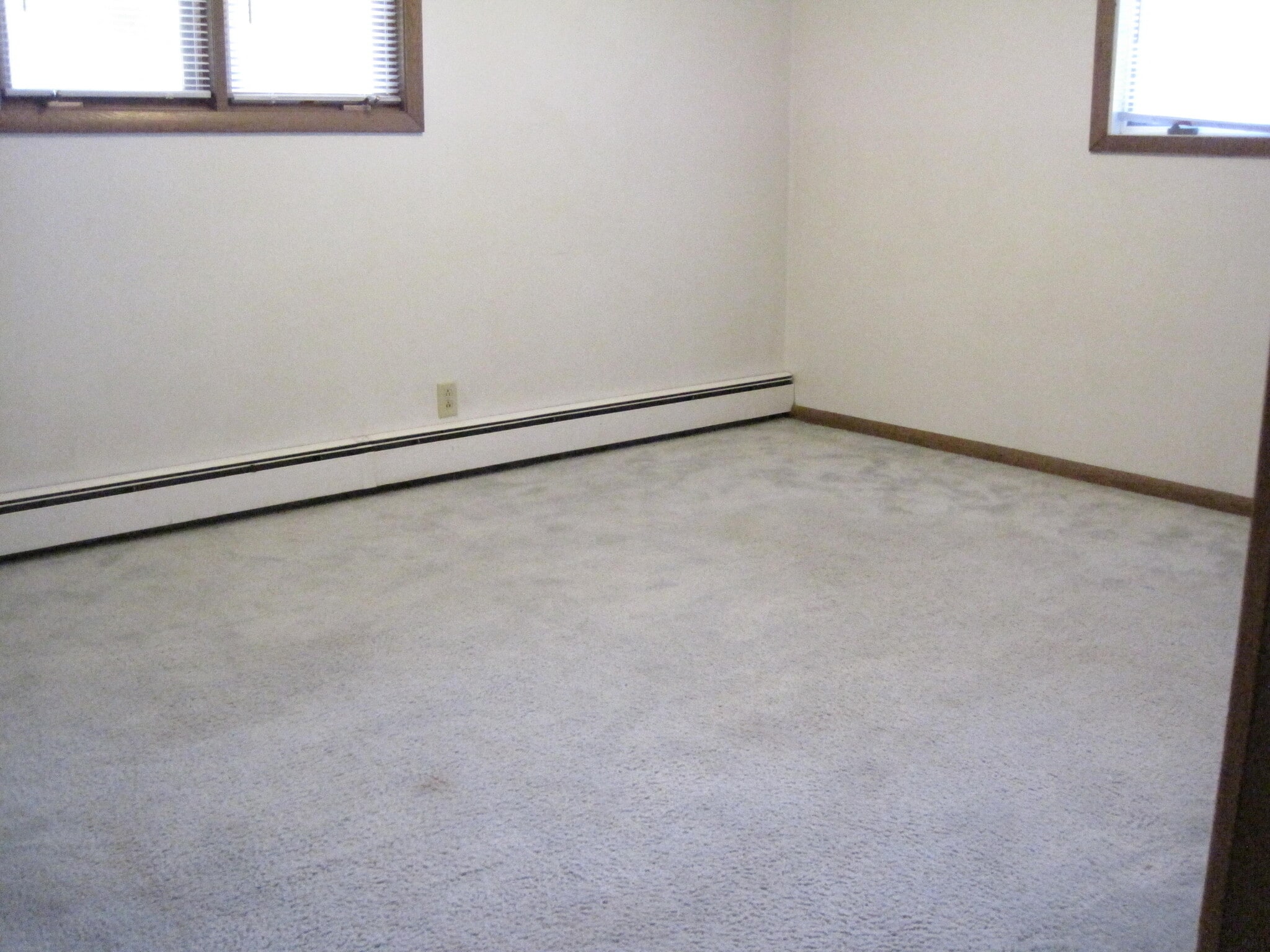 Building Photo - 2319 N Hillcrest Pky