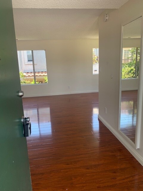 Building Photo - 1028 Fairview Ave