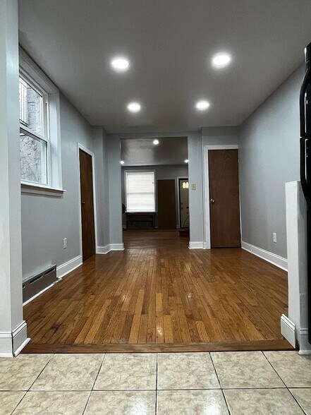 Building Photo - 840 Elm St