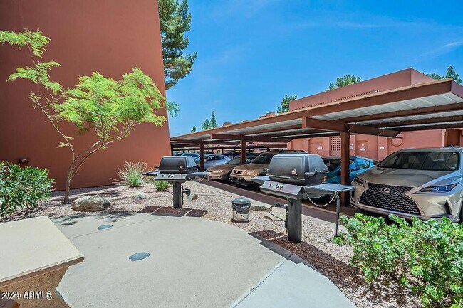 Building Photo - 12212 N Paradise Vlg Pkwy S