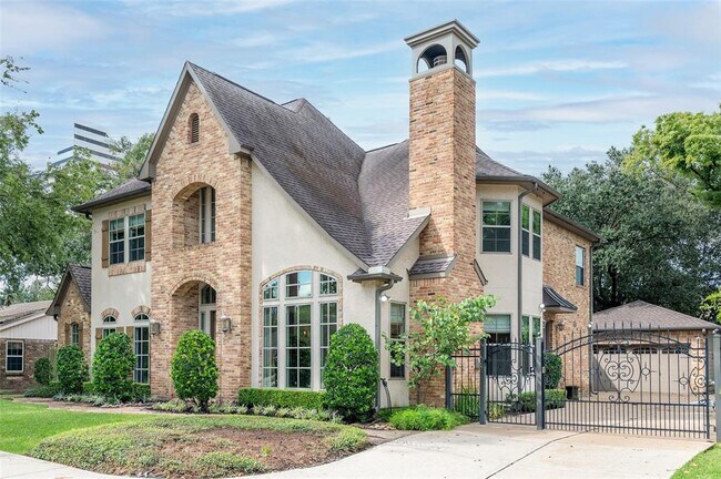 Building Photo - 2420 Chimney Rock Rd