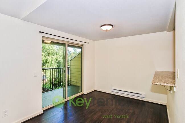 Building Photo - Live Easy in This Stylish 2-Bedroom with I...