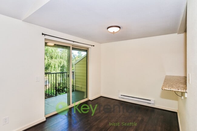 Building Photo - Modern 2-Bedroom Retreat with Balcony in C...