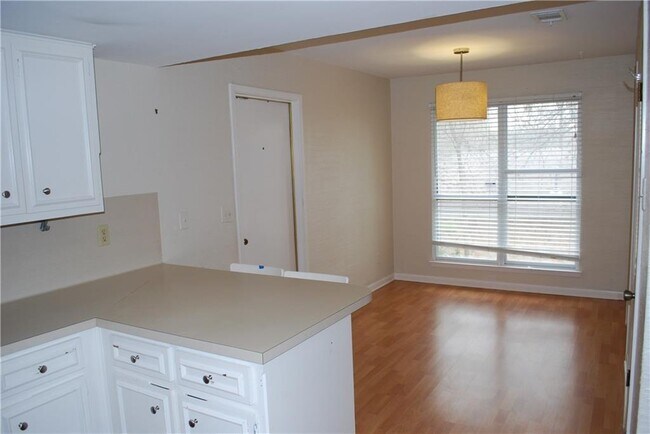 Building Photo - 3509 Pinnacle Rd