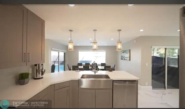 Building Photo - 9651 NW 39th St