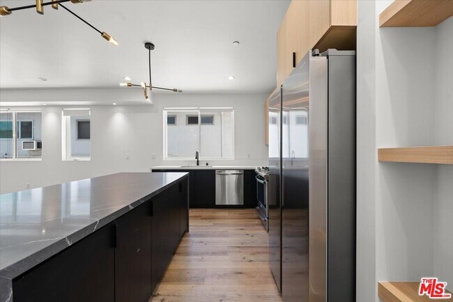 Building Photo - 839 N McCadden Pl