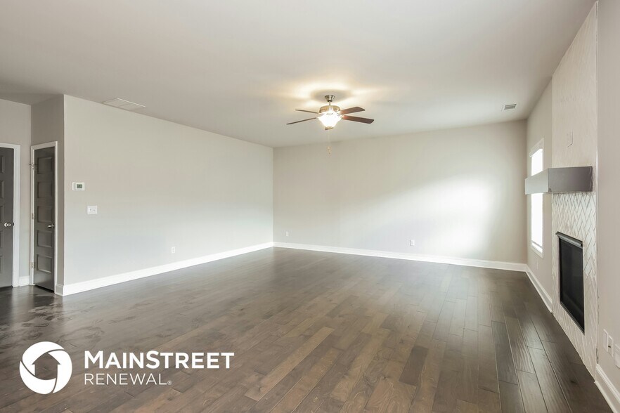 Building Photo - 732 Overlook Gln Dr