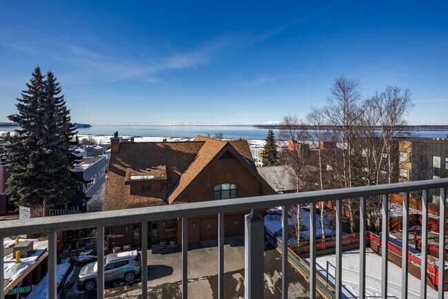 Building Photo - Downtown Anchorage Two Bedroom Two Bath wi...