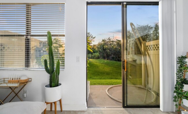 Building Photo - 263 Crew Ct