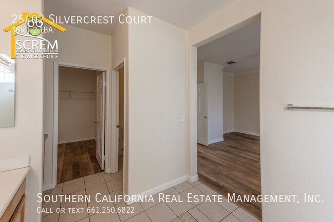 Building Photo - Three Bedroom + Loft Townhome in Gated Com...