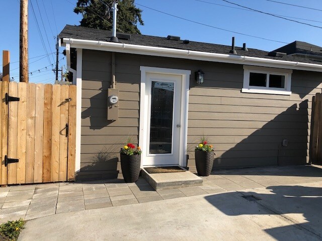 Building Photo - 2226 Rainier Ave