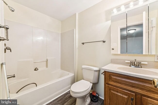 Building Photo - 109 Quail Ct