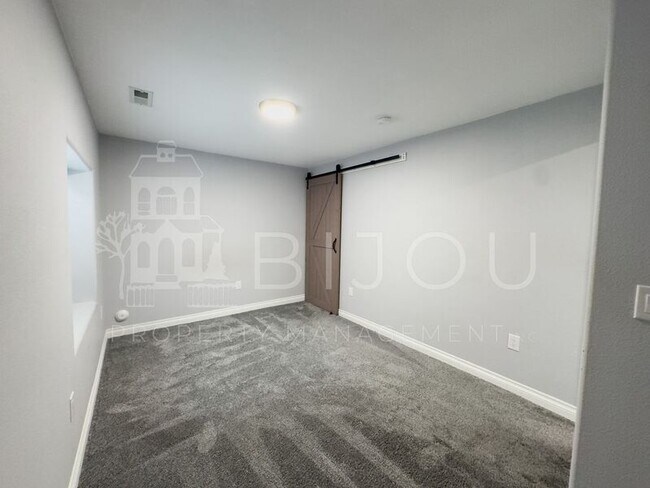 Building Photo - 1234 Chelsea Village Heights