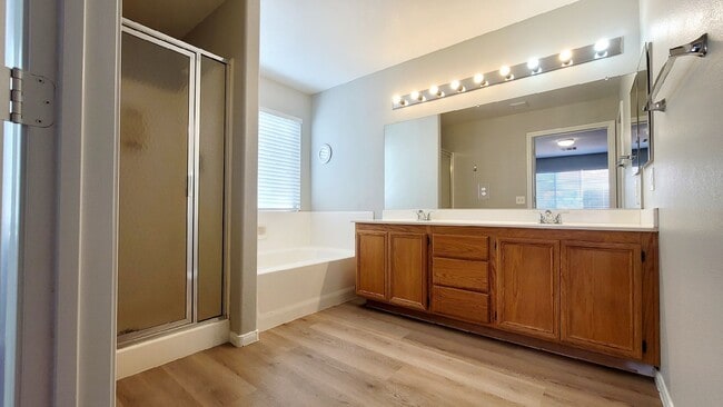 Building Photo - 10028 W Cherokee Ave