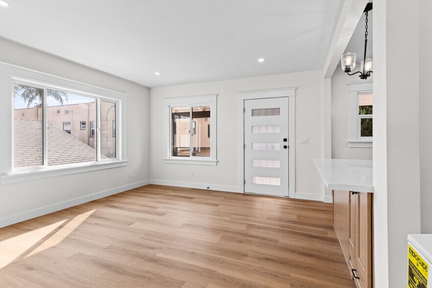 Building Photo - 526 Lime Ave